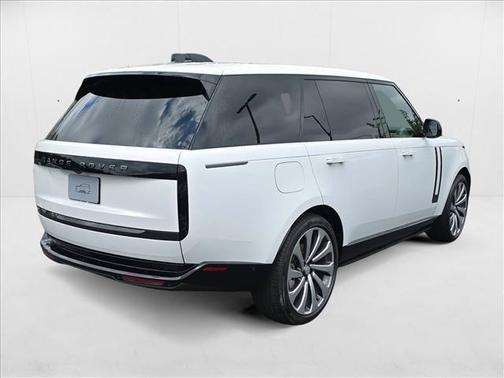 2025 Land Rover Range Rover P400 SE 7 Seat