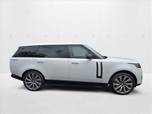 2025 Land Rover Range Rover P400 SE 7 Seat