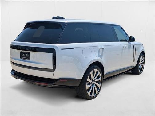 2025 Land Rover Range Rover P400 SE 7 Seat