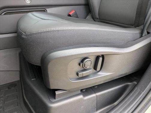 2025 Land Rover Defender 110 P400 X