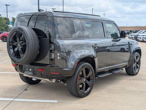 2025 Land Rover Defender 110 P400 X