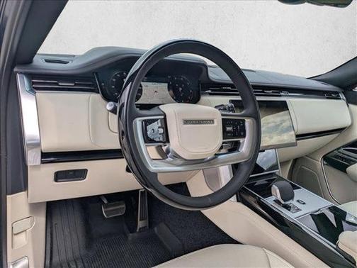 2025 Land Rover Range Rover P400 SE