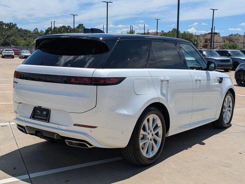 2025 Land Rover Range Rover Sport SE