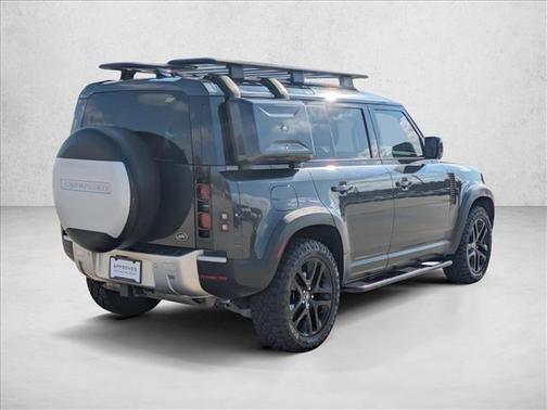 2022 Land Rover Defender 110 SE