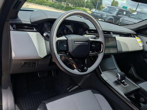 2026 Land Rover Range Rover Velar P250 SE R-Dynamic