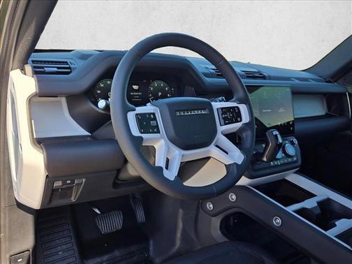 2026 Land Rover Defender P400 X-Dynamic SE