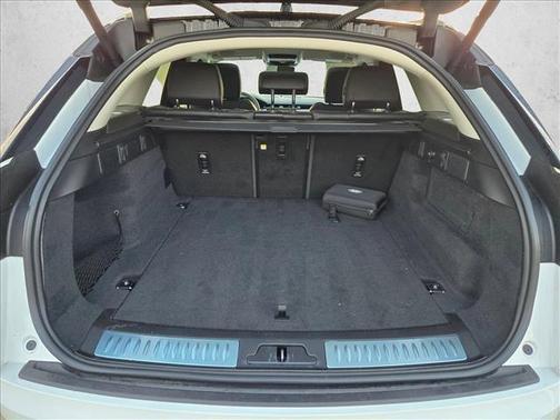 Fuji White 2025 Land Rover Range Rover Velar P250 SE R-Dynamic