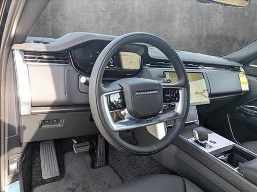 2025 Land Rover Range Rover P550e SE