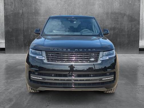 2025 Land Rover Range Rover P550e SE