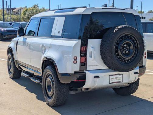 2024 Land Rover Defender 110 P300