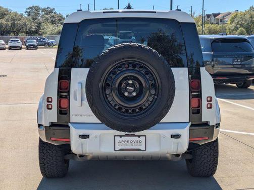 2024 Land Rover Defender 110 P300