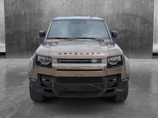 2025 Land Rover Defender 110 P400 X-Dynamic SE