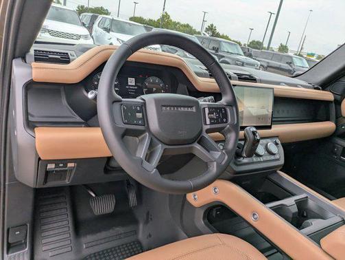2025 Land Rover Defender 110 P400 X-Dynamic SE