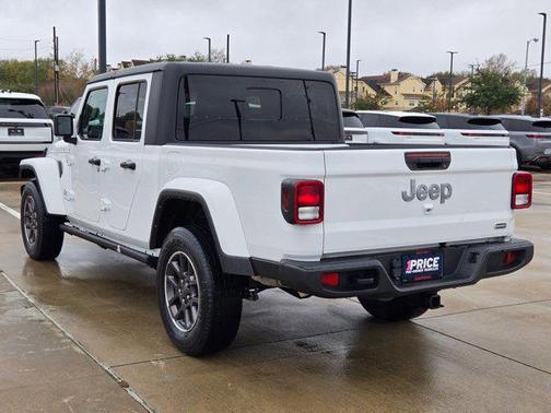 2022 Jeep Gladiator Overland