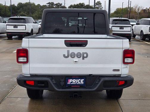 2022 Jeep Gladiator Overland