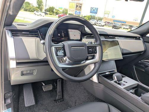 2025 Land Rover Range Rover P400 SE