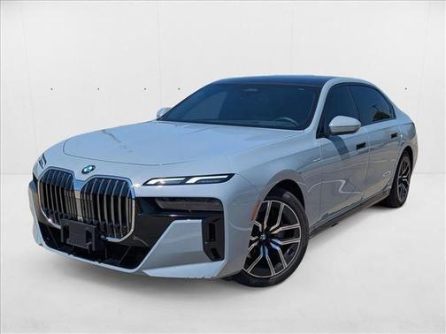2025 BMW 740 i
