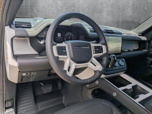 2025 Land Rover Defender 110 P400 X-Dynamic SE