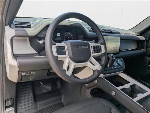 2025 Land Rover Defender 110 P400 X-Dynamic SE