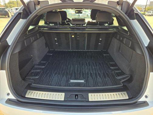 2022 Land Rover Range Rover Velar P250 S R-Dynamic