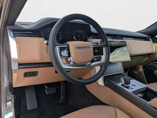2025 Land Rover Range Rover P400 SE 7 Seat