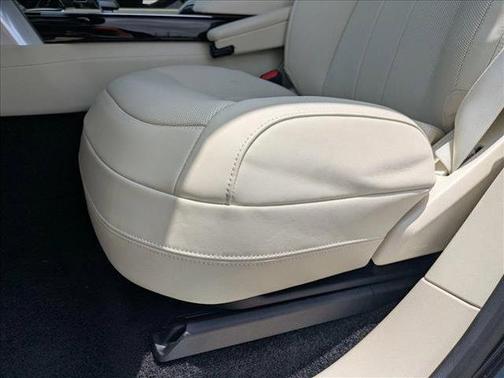 2025 Land Rover Range Rover P550e SE