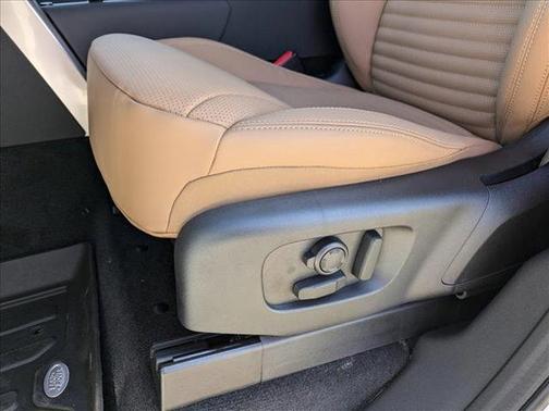 2025 Land Rover Discovery P360 Dynamic SE