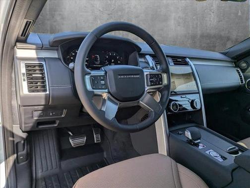 2025 Land Rover Discovery P360 Dynamic SE