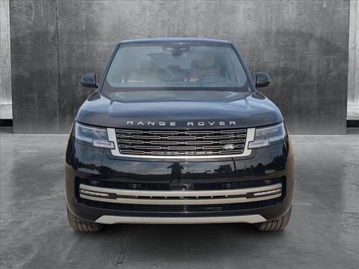 2025 Land Rover Range Rover P530 SE