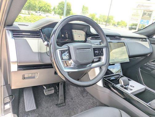 2025 Land Rover Range Rover P530 SE 7 Seat
