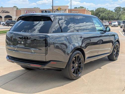2025 Land Rover Range Rover P530 SE 7 Seat