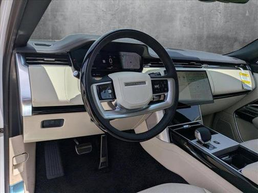 2025 Land Rover Range Rover P400 SE