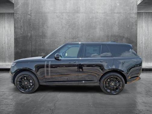 2025 Land Rover Range Rover P530 SE