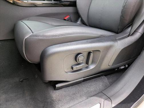 2026 Land Rover Range Rover Velar P250 SE R-Dynamic