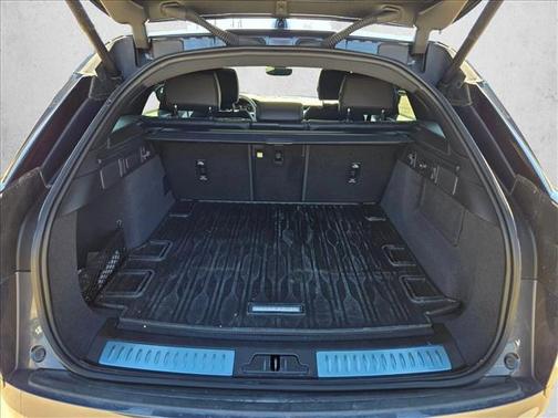 2026 Land Rover Range Rover Velar P250 SE R-Dynamic