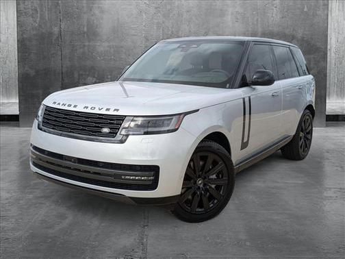2025 Land Rover Range Rover P550e SE