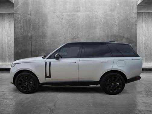 2025 Land Rover Range Rover P550e SE