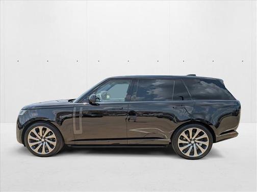 2025 Land Rover Range Rover P530 SE 7 Seat