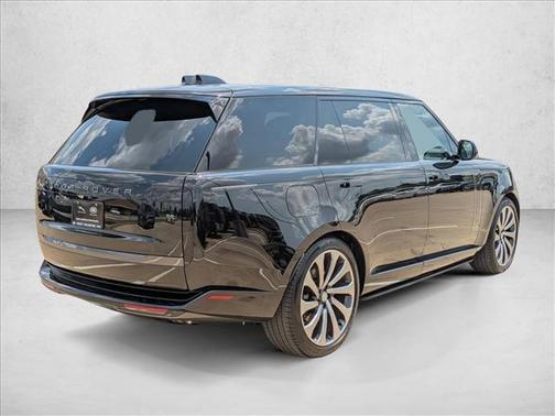 2025 Land Rover Range Rover P530 SE 7 Seat