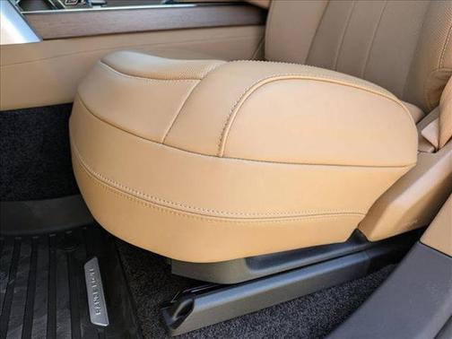 2025 Land Rover Range Rover P400 SE