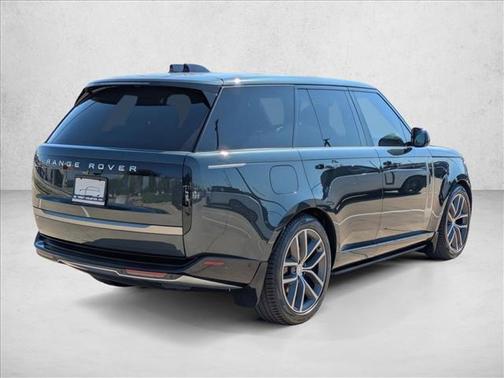 2025 Land Rover Range Rover P400 SE