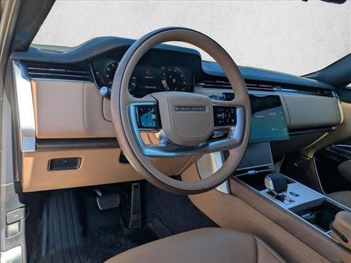 2025 Land Rover Range Rover P400 SE