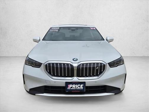 White 2025 BMW i5 eDrive40