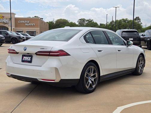 White 2025 BMW i5 eDrive40