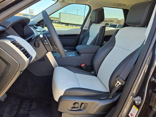 2026 Land Rover Discovery S