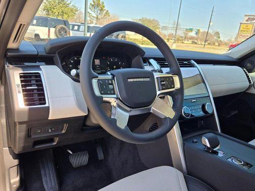 2026 Land Rover Discovery S