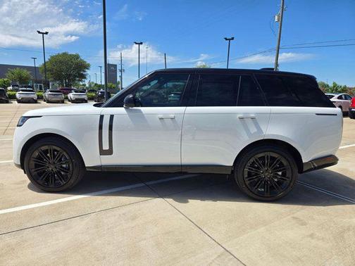 Fuji White 2026 Land Rover Range Rover P400 SE