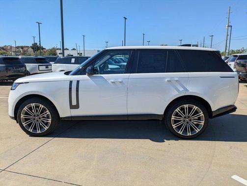 2025 Land Rover Range Rover P530 SE