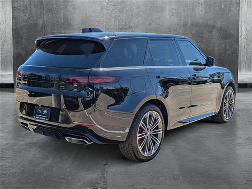 2025 Land Rover Range Rover Sport SE
