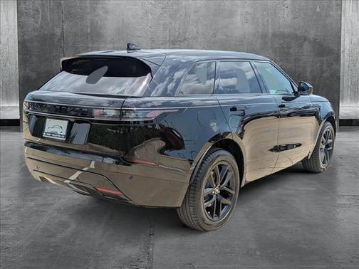 2026 Land Rover Range Rover Velar P250 SE R-Dynamic